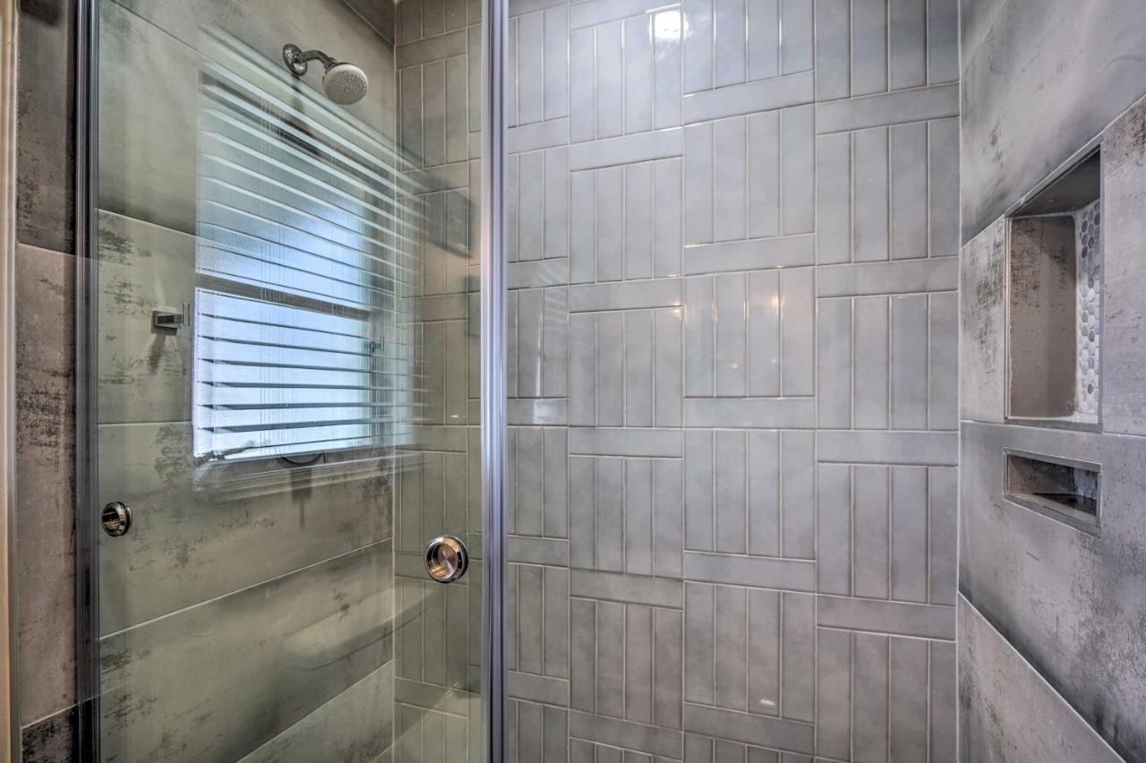 Naples Oasis With Screened Pool, Bike To Beach! Exterior photo